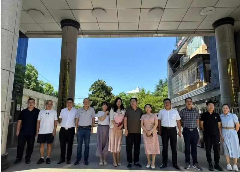 凝“新”聚力,携手同行——湘潭市第二中学新任干部见面会 凝“新”聚力,携手同行——湘潭市第二中学新任干部见面会