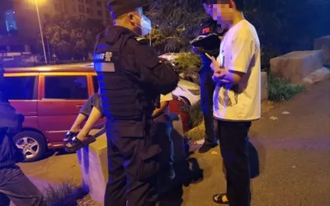 女孩与母亲争吵负气出走  特警暖心寻回化解矛盾