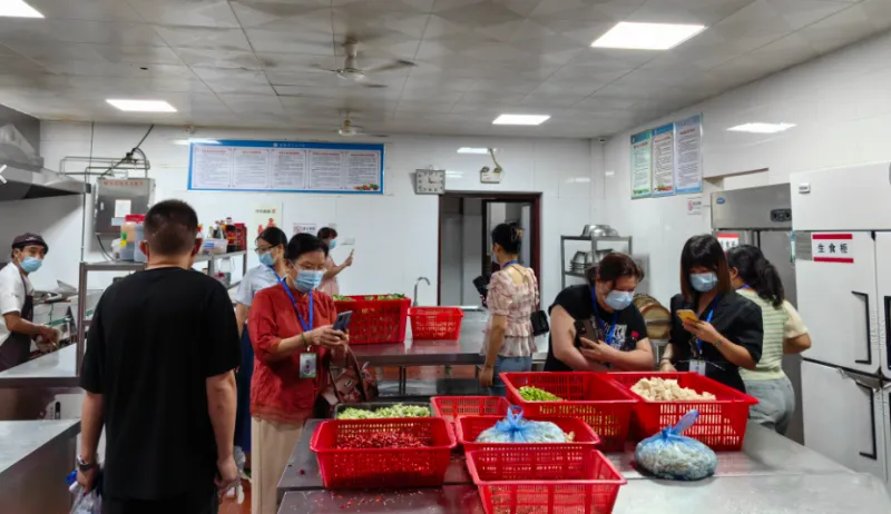 尽“膳”尽美 “味”爱护航//湘潭市三中举办食堂开放日活动 尽“膳”尽美 “味”爱护航//湘潭市三中举办食堂开放日活动