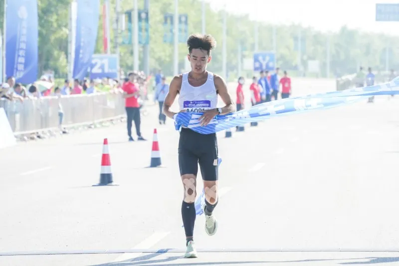 8000名跑者在宁河欢乐开跑 欢度中秋佳节 8000名跑者在宁河欢乐开跑 欢度中秋佳节