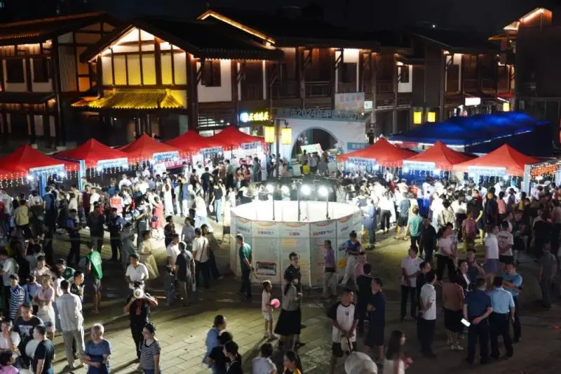 传承国粹点亮健康生活——中医药夜市活动圆满落幕 传承国粹点亮健康生活——中医药夜市活动圆满落幕