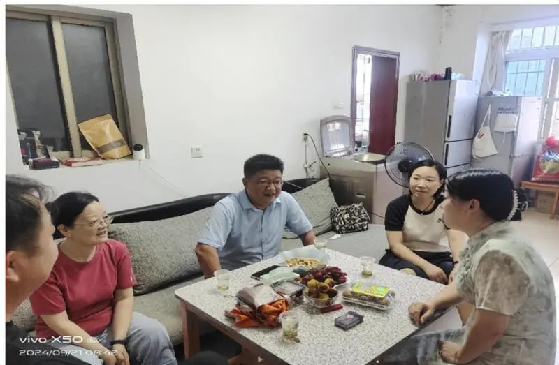 以“访”助成长，以“情”筑心桥 — 湘潭市第二中学初三年级家访纪实