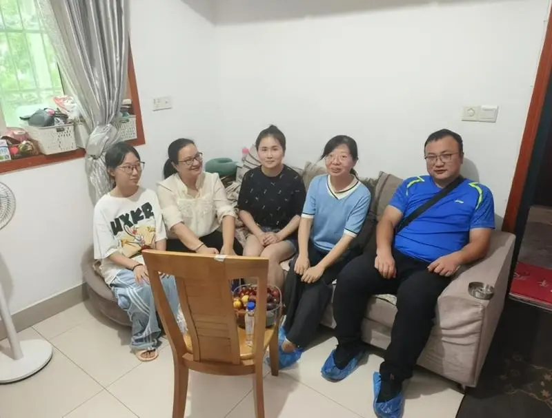 以“访”助成长，以“情”筑心桥 — 湘潭市第二中学初三年级家访纪实