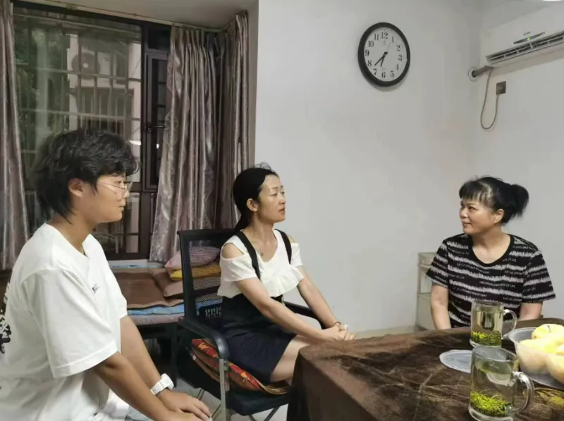 家访暖人心 共育促成长//湘潭市三中高一年级组周末家访 家访暖人心 共育促成长//湘潭市三中高一年级组周末家访