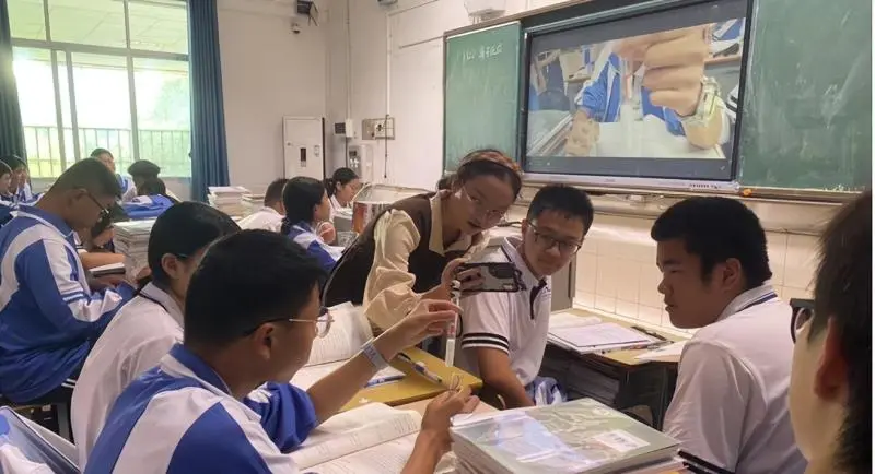 新视野里展风采，精品课上诗意扬 ——湘潭市一中举行“新视野”和“精品课”预选赛