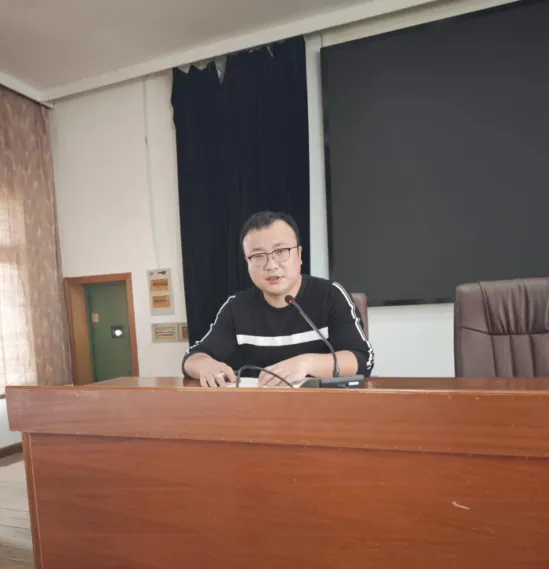 识别干预心理危机，做学生心灵的守护者 ——湘潭市第二中学举办2024年下学期第一期德育论坛活动