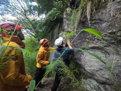 古城消防快速营救苍山迷路游客
