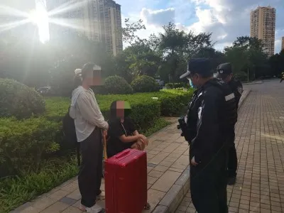 特警耐心调解游客纠纷 群众千里寄锦旗表达感谢