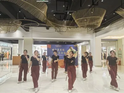 明通路社区开展“月圆中秋暖 共筑巾帼情”主题活动