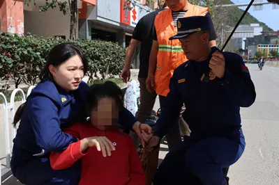西畴:消防宣传员下班途中巧救车祸母女