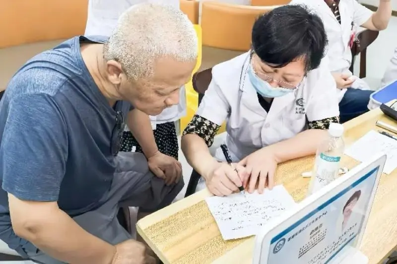 【中心医院·医者红】专家到了家门口!让健康常伴身边! 【中心医院·医者红】专家到了家门口!让健康常伴身边!