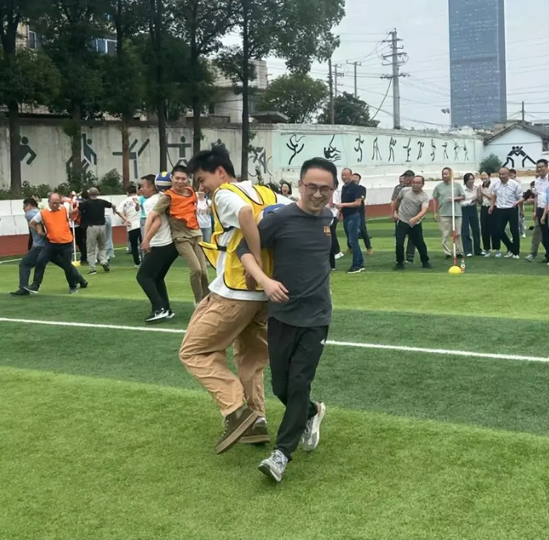 五育并举展风采 运动赛场燃激情//湘潭市第三中学2024年体育节暨第69届校秋季田径运动会 五育并举展风采 运动赛场燃激情//湘潭市第三中学2024年体育节暨第69届校秋季田径运动会