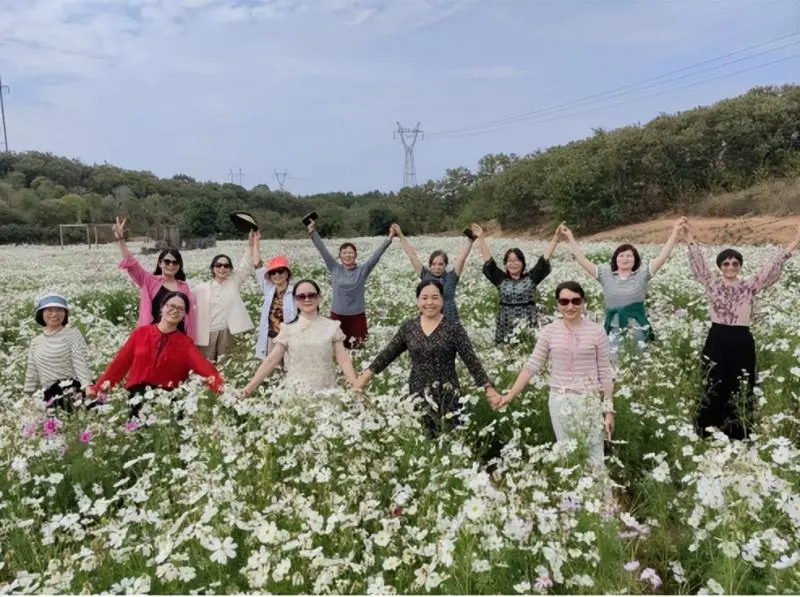 “缅怀先烈,不忘初心”——湘潭市二中2024年重阳活动暨“美在金秋,银发出彩”银发工程重阳活动 “缅怀先烈,不忘初心”——湘潭市二中2024年重阳活动暨“美在金秋,银发出彩”银发工程重阳活动