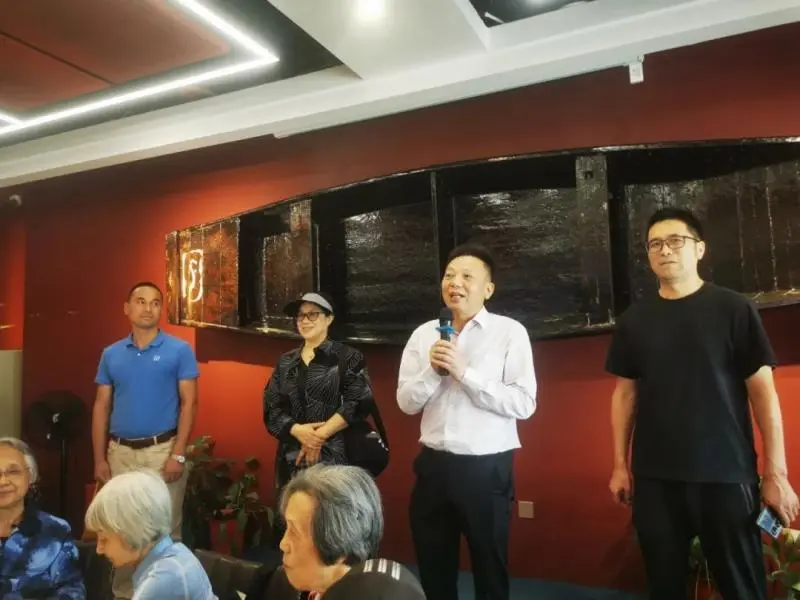 爱在金秋,情暖重阳——湘潭市第一中举行退休教师重阳节庆祝活动 爱在金秋,情暖重阳——湘潭市第一中举行退休教师重阳节庆祝活动