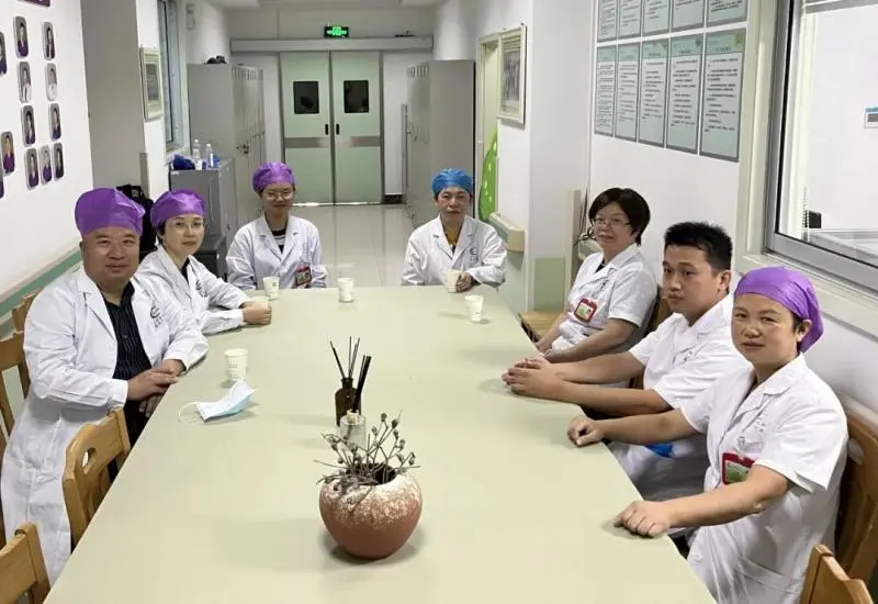 【中心医院·医者红】厉害了!他们居然在早产儿宝宝眼睛上“打针”! 【中心医院·医者红】厉害了!他们居然在早产儿宝宝眼睛上“打针”!
