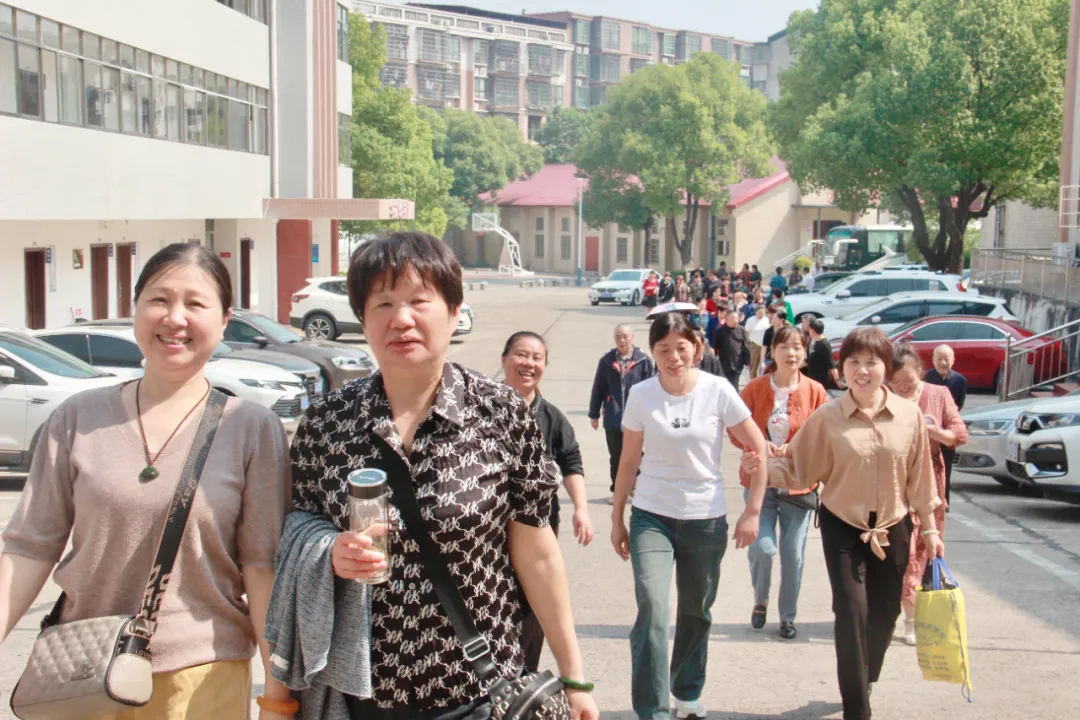 情暖重阳，爱满金秋——湘潭县人民医院开展重阳节系列活动