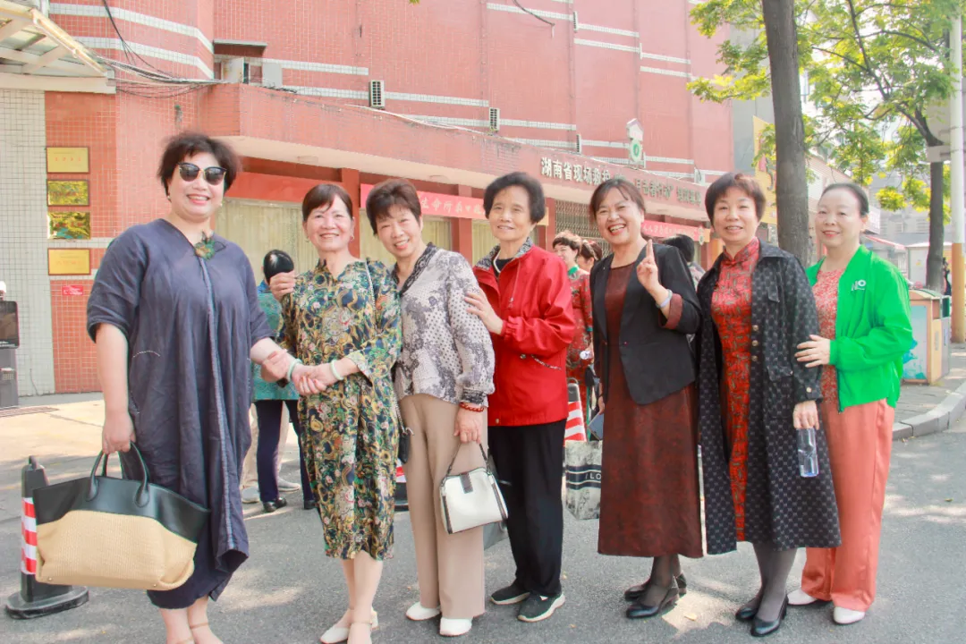 情暖重阳，爱满金秋——湘潭县人民医院开展重阳节系列活动