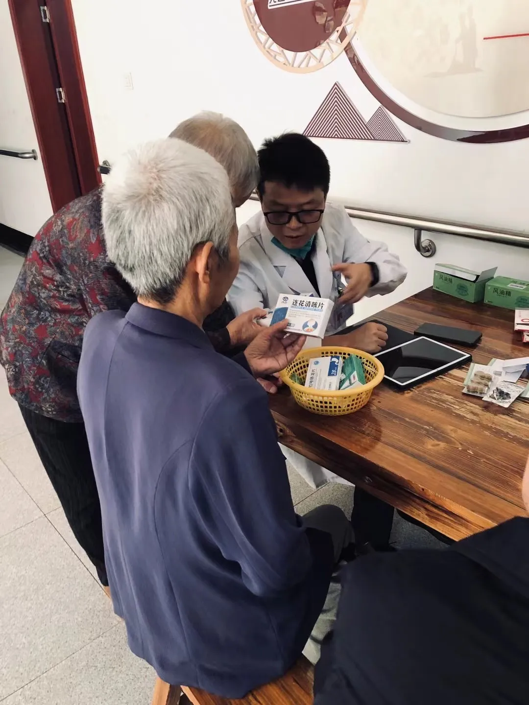 情暖重阳，爱满金秋——湘潭县人民医院开展重阳节系列活动