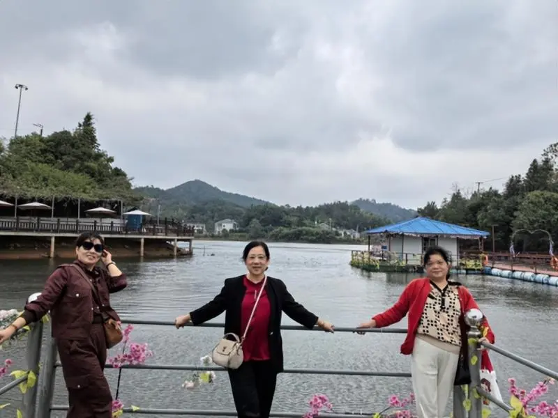 携手赏秋韵,戮力创品牌——湘潭市二中2024年秋游活动 携手赏秋韵,戮力创品牌——湘潭市二中2024年秋游活动