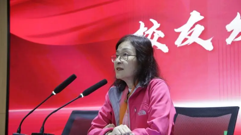 科学之光照亮求知之路 ——湘机中学举办优秀校友回访母校座谈会 科学之光照亮求知之路 ——湘机中学举办优秀校友回访母校座谈会
