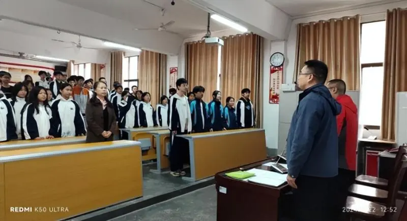 践行大爱精神,弘扬生命之光 ——湘潭市第十一中学红十字志愿者纳新培训活动纪实 践行大爱精神,弘扬生命之光 ——湘潭市第十一中学红十字志愿者纳新培训活动纪实
