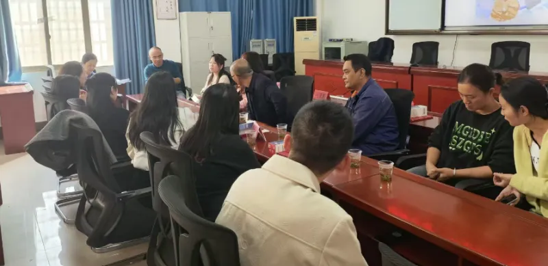 家校共育 共创未来——湘潭市三中高一年级家长委员会成立仪式暨第一次全体会议