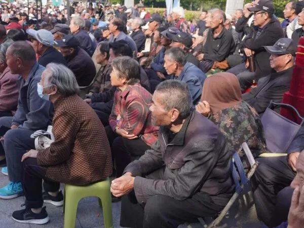 倾注民生唱大戏