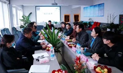 云南翱腾禄丰商会分社挂牌:开启旅游新征程