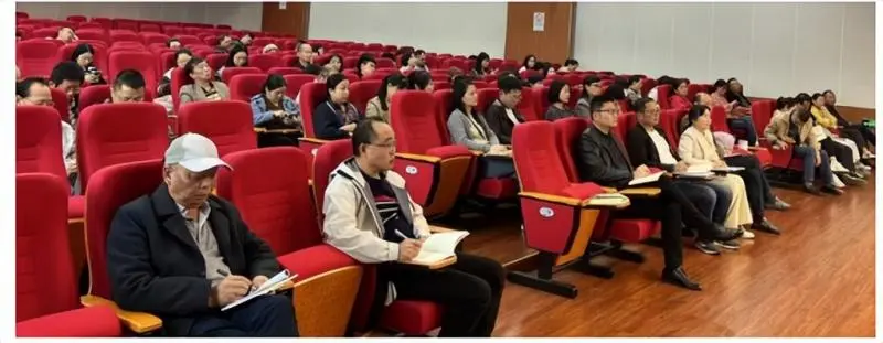 市委宣讲团成员、湘潭市中级人民法院党组副书记、副院长彭小英赴湘潭市第三中学宣讲党的二十届三中全会精神 市委宣讲团成员、湘潭市中级人民法院党组副书记、副院长彭小英赴湘潭市第三中学宣讲党的二十届三中全会精神