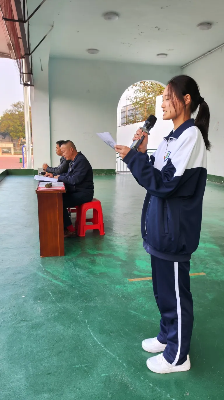 表彰促笃学 蓄势夺高分 ——湘机中学召开高三年级三模成绩总结表彰会 表彰促笃学 蓄势夺高分 ——湘机中学召开高三年级三模成绩总结表彰会