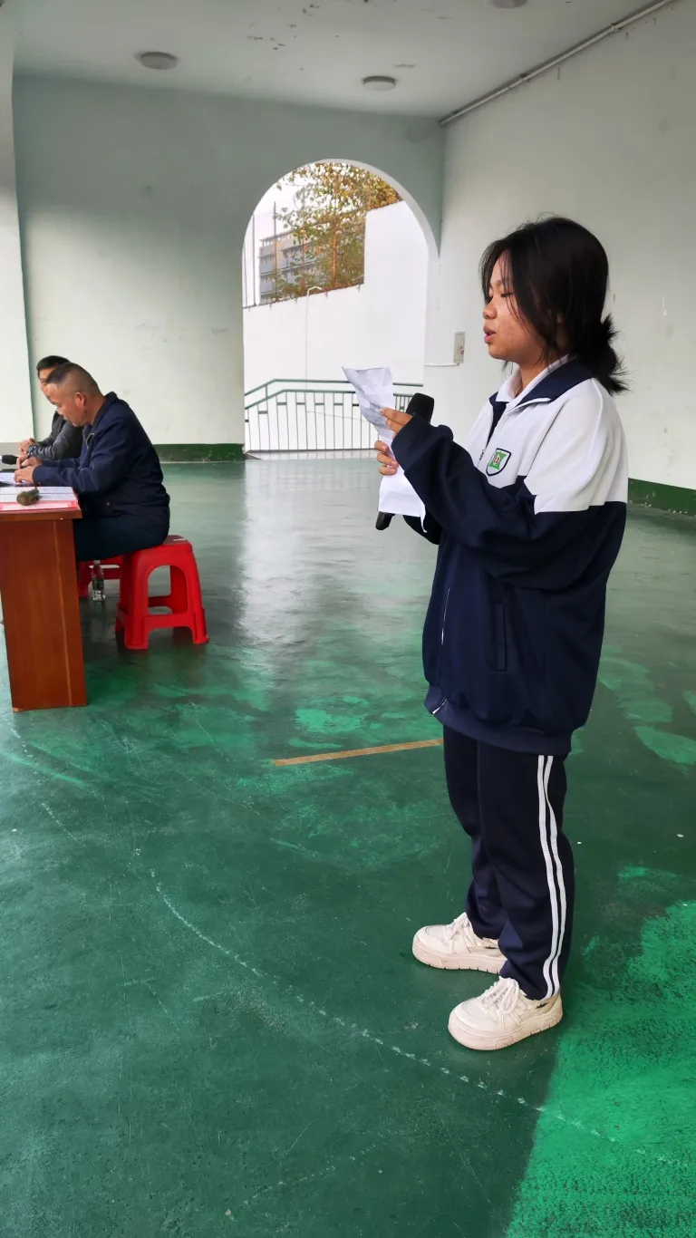 表彰促笃学 蓄势夺高分 ——湘机中学召开高三年级三模成绩总结表彰会 表彰促笃学 蓄势夺高分 ——湘机中学召开高三年级三模成绩总结表彰会