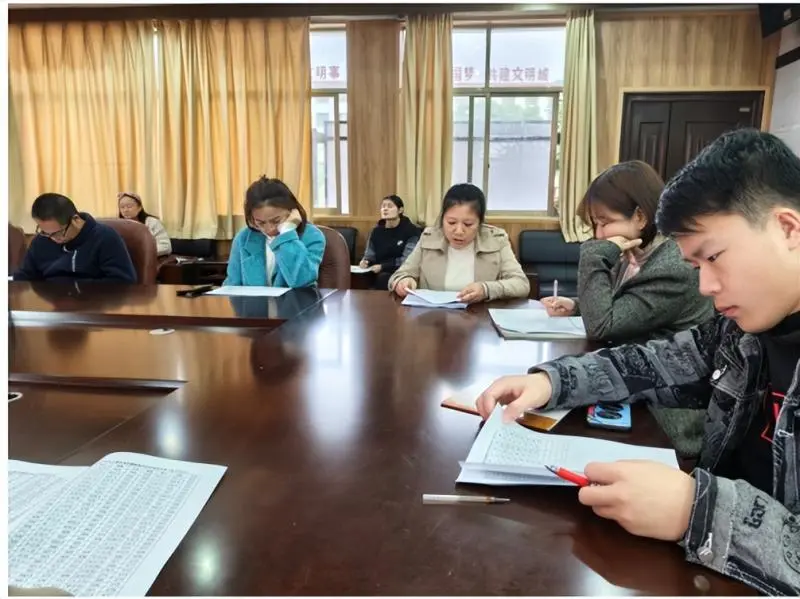 精准分析促发展 深入研讨促提高 —-湘潭市十六中召开七年级组会议暨段考质量分析会 精准分析促发展 深入研讨促提高 —-湘潭市十六中召开七年级组会议暨段考质量分析会