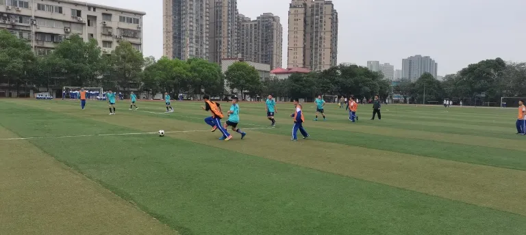 青春燃烧梦想 体育筑牢筋骨 ——湘机中学2024年体育节顺利闭幕 青春燃烧梦想 体育筑牢筋骨 ——湘机中学2024年体育节顺利闭幕