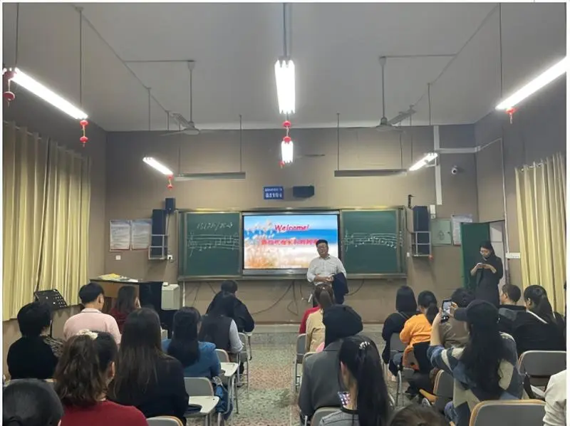 期中成长记·家校携手行 ——湘潭市二中2024年下学期初一年级家长会 期中成长记·家校携手行 ——湘潭市二中2024年下学期初一年级家长会