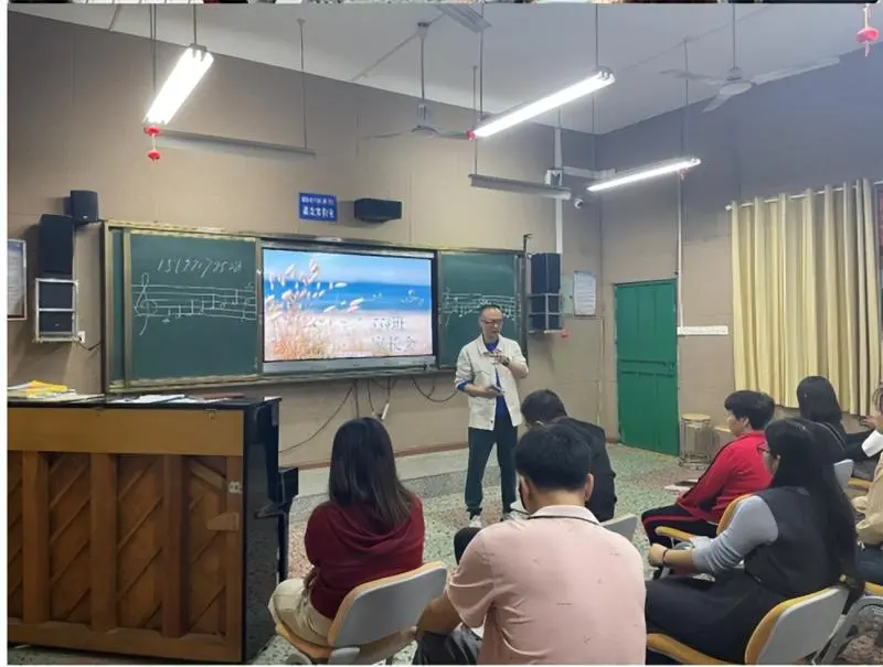 期中成长记·家校携手行 ——湘潭市二中2024年下学期初一年级家长会 期中成长记·家校携手行 ——湘潭市二中2024年下学期初一年级家长会