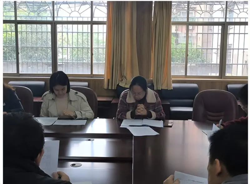 精准分析备中考 砥砺奋进创佳绩 精准分析备中考 砥砺奋进创佳绩