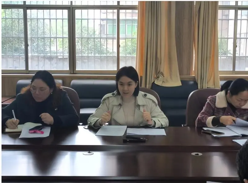 精准分析备中考 砥砺奋进创佳绩 精准分析备中考 砥砺奋进创佳绩