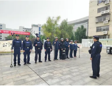 湘潭市一中防恐防暴演练：保安与莲城快警携手筑牢校园安全防线