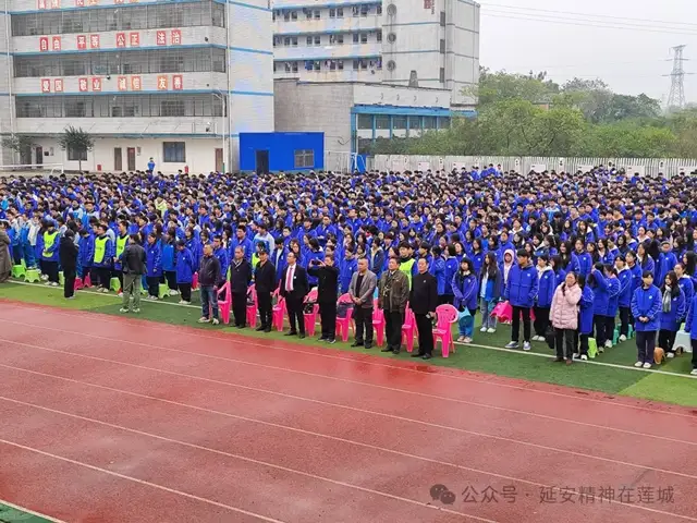 传承红色基因 点亮青春梦想——湘潭市延研会新时代红歌传唱 弘扬延安精神活动走进湘潭县职校