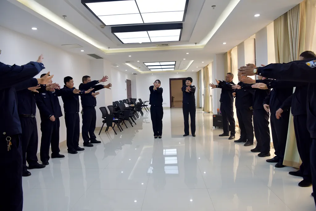“梳”心惠警 用“心”赋能 湘潭县公安局举行“警警相拥心灵氧吧”心理咨询室揭牌仪式 “梳”心惠警 用“心”赋能 湘潭县公安局举行“警警相拥心灵氧吧”心理咨询室揭牌仪式