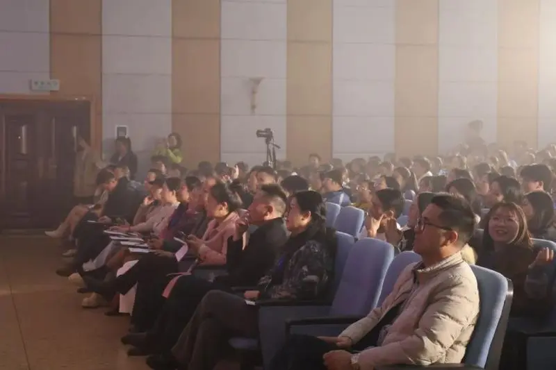活力潭中,“艺”起绽放——湘潭市一中举行首届青年教师才艺大赛 活力潭中,“艺”起绽放——湘潭市一中举行首届青年教师才艺大赛