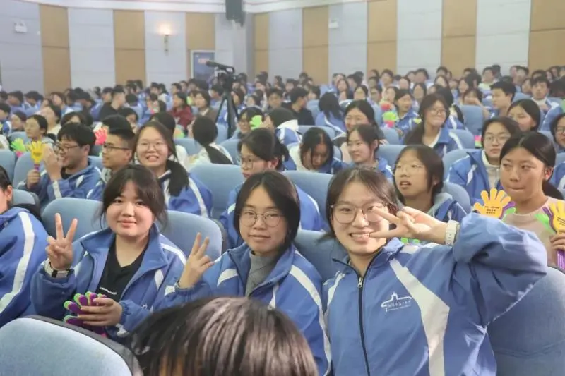 活力潭中,“艺”起绽放——湘潭市一中举行首届青年教师才艺大赛 活力潭中,“艺”起绽放——湘潭市一中举行首届青年教师才艺大赛