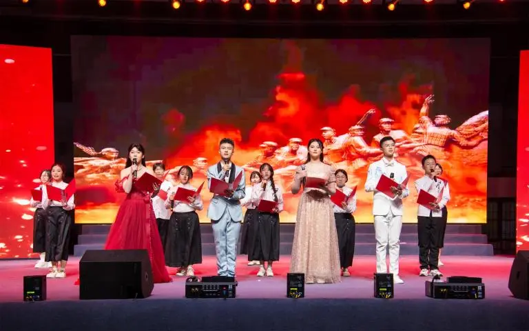 红色印记·艺启未来 ——湘机中学成功举办2024年艺术节文艺晚会