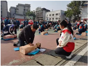 大爱相随,为生命护航 ——湘潭市第十一中学高三年级全体学生CPR与AED考证培训活动报道 大爱相随,为生命护航 ——湘潭市第十一中学高三年级全体学生CPR与AED考证培训活动报道