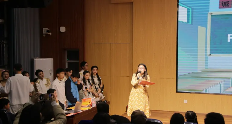 Tell stories of China, Voice to the world. 讲好中国故事,传递中国声音 Tell stories of China, Voice to the world. 讲好中国故事,传递中国声音