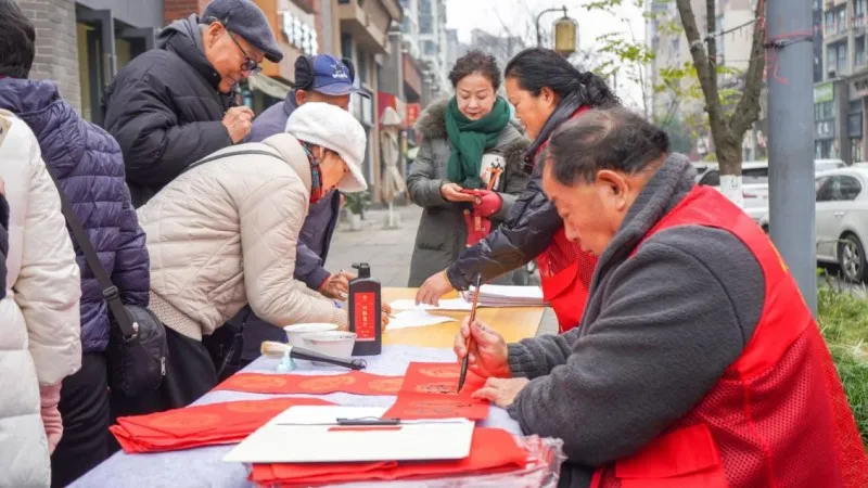 迎新游园庆元旦,成都银行都江堰玉堂镇支行服务深入人心 迎新游园庆元旦,成都银行都江堰玉堂镇支行服务深入人心