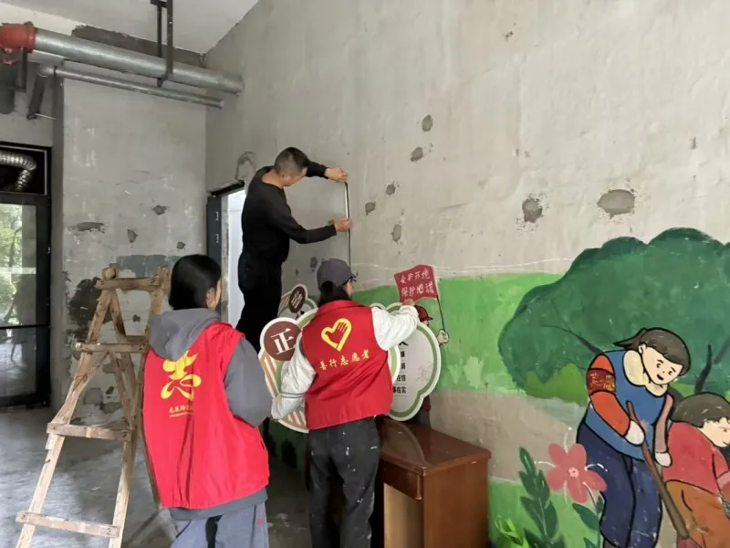 “三心”服务助力积善社区“新风貌” “三心”服务助力积善社区“新风貌”
