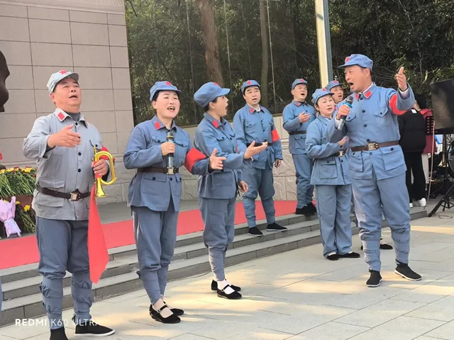 颂开国领袖  汇百姓舞台 ——湖南铁杆毛粉群与市民在尚鑫农庄开展红色纪念活动