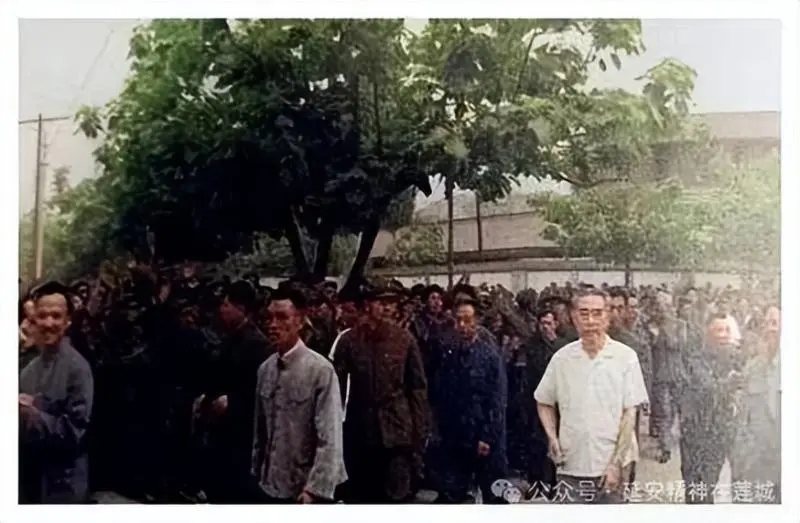 《周恩来总理回延安》(情景诗) 《周恩来总理回延安》(情景诗)