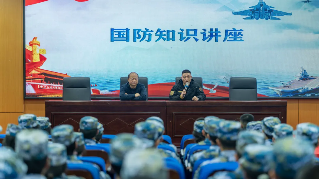 国防班毕业生交流会:铁血与担当的交汇点 国防班毕业生交流会:铁血与担当的交汇点
